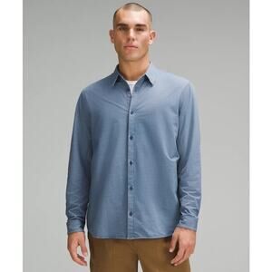 Lululemon Men’s M Commission Long Sleeve Shirt 
Pocket Enzyme Dye Mineral Blue